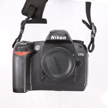 Speilreflekskamera Nikon D70s uten lader.