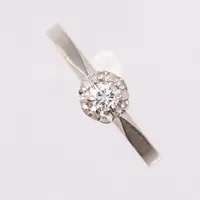 Ring med diamant 0,11ct, Ø18mm, 14K Vekt: 1,7 g