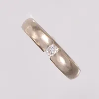 Ring med diamant, 0,12ct WSI, ø 16,8mm, bredde, 4mm Vekt: 5,4 g