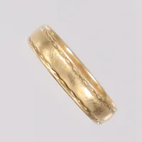 Ring, ø 18,5mm, bredde 4,4mm, 14K Vekt: 2,5 g