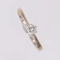 Ring med diamant ca 0,15ct, ø 18mm, 14K Vekt: 1,5 g