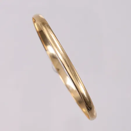 Armring, ø 65mm, bredde 4,5mm, noe bulkete, 14K Vekt: 11,6 g Kontakt Lånekontoret for frakt