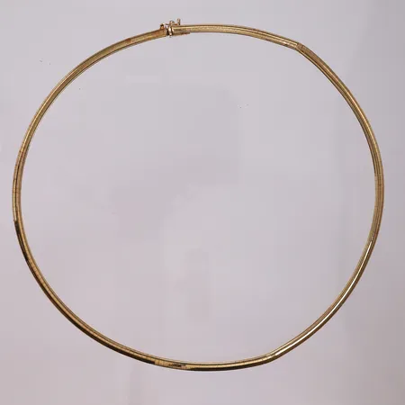 Kjede, lengde ca 42cm, bredde 4mm, 14K, liten knekk Vekt: 25,8 g