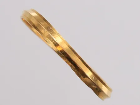 Armring, Ø45mm (OBS! Liten størrelse), bulkete, 22K Vekt: 6,8 g Kontakt Lånekontoret for frakt