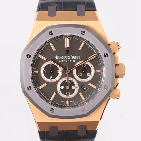 Audemars Piguet Royal Oak (Leo Messi limited edition 302/400), 41mm, modell H76309-0302, serienr. 26325OL.OO.D005CR.01, cal. 2385, 18K roségull, rem i skinn, safirglass, med boks og papirer (kjøpt Bjerke desember 2013). Medfølger ekstra Royal Oak gummirem.  Kontakt Lånekontoret for frakt