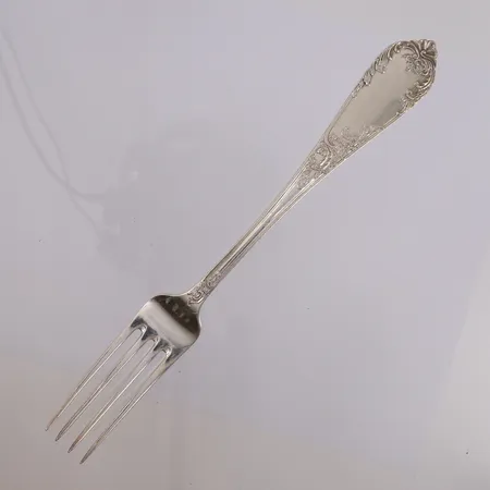 1 gaffel Tradition, lengde 21,3cm, gravert, 830S Vekt: 69 g Kontakt Lånekontoret for frakt