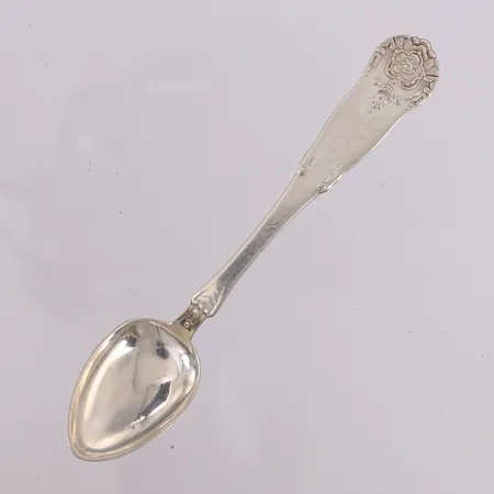 7 teskjeer Hardanger, lengde 11,7cm, 830S Vekt: 84,2 g Kontakt Lånekontoret for frakt