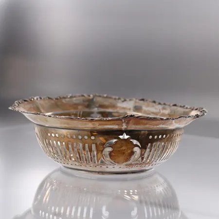 Sølvskål av Olav H. Rysstad (O.H.R), høyde 4cm, ø14,2cm, 830S Vekt: 68,9 g Kontakt Lånekontoret for frakt