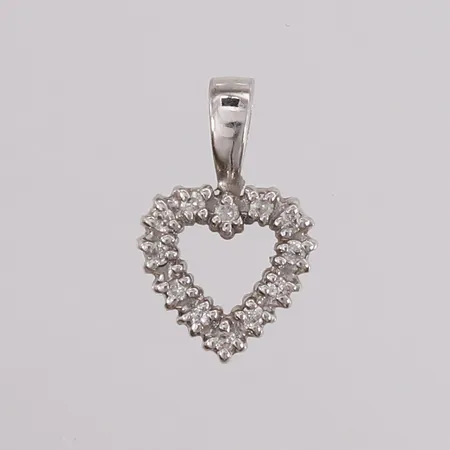 Anheng hjerte med diamanter (12 x ca. 0,01ct), 16x10mm, hvitt gull, 14K Vekt: 1,1 g Kontakt Lånekontoret for frakt