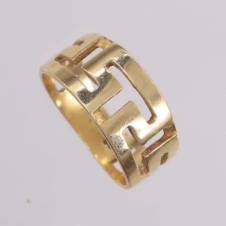 Ring, ø16,7mm, bredde 5,2- 9,2mm, 14K Vekt: 3,9 g Kontakt Lånekontoret for frakt