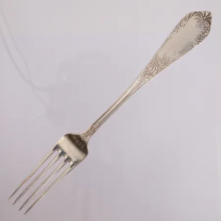 1 gaffel Tradition, lengde 20,3cm, gravert, 830S Vekt: 68,9 g Kontakt Lånekontoret for frakt