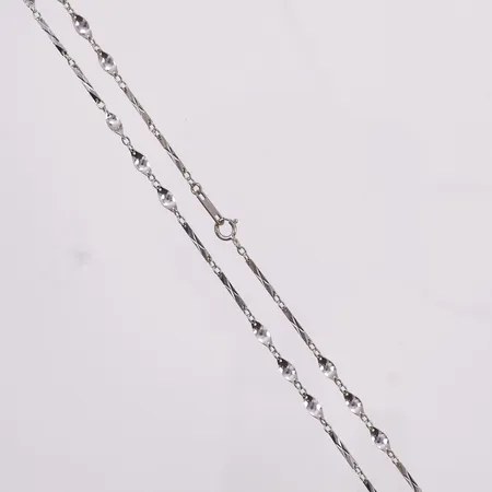 Halskjede, lengde 41cm, bredde 1,3 mm, 18K Vekt: 4,3 g Kontakt Lånekontoret for frakt
