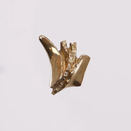 Anheng, høyde 19mm, bredde 17mm, 14K.  Vekt: 2,9 g Kontakt Lånekontoret for frakt