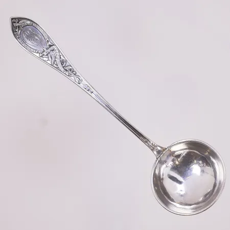 Sauseskje, lengde 16,5cm, bulkete, 830/1000 sølv.  Vekt: 25,3 g Kontakt Lånekontoret for frakt