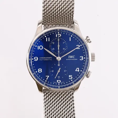 IWC Portuguese Chronograph, edition 150 years, one out of 2000, ref. IW371601, automatisk, blå urskive, Milanaise strap, snr: 6171765, cal. 69355, urverksnr. 4496717, lær-etui og garantikort fra år 2019 Kontakt Lånekontoret for frakt