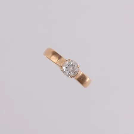 Ring med blank sten, ø16,3mm, bredde 1,9-  5,5mm, 14K Vekt: 2 g Kontakt Lånekontoret for frakt