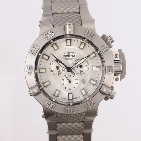 Herreur Invicta Subaqua Noma III, ref 1894, ø50mm, quartz, stål, kronograf, stållenke, fem extra gummibånd, extre lenkebiter, sertifikat ikke fylt ut, instruksjonsbøker, koffert.  Vekt: 0 g Kontakt Lånekontoret for frakt