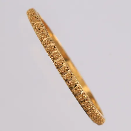 Armring, ø61mm, bredde 5,3mm, 22K Vekt: 16 g Kontakt Lånekontoret for frakt