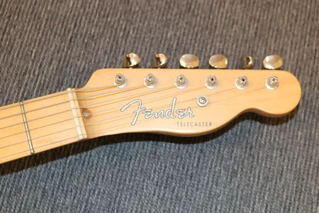 Fender Player Telecaster Pau Ferro 3-Color Sunburst, Made in U.S.A, Snr: Z4259529, uten kasse/trekk Vekt: 0 g Kontakt Lånekontoret for frakt