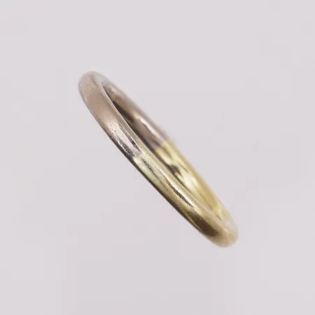 Ring, to-farget, ø 20mm, bredde 2,5mm, 18K Vekt: 5,3 g Kontakt Lånekontoret for frakt
