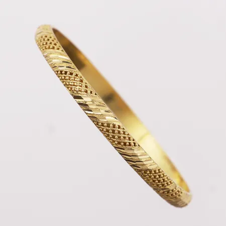 Armring, ø 59mm, bredde 5,5mm, 22K Vekt: 14,1 g Kontakt Lånekontoret for frakt
