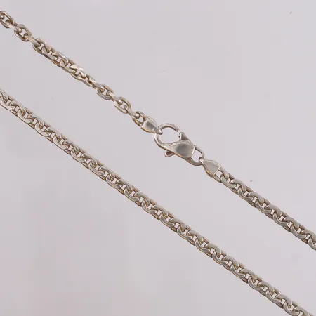 Kjede, lengde 46cm, bredde 3,8mm, 925S Vekt: 19,3 g Kontakt Lånekontoret for frakt