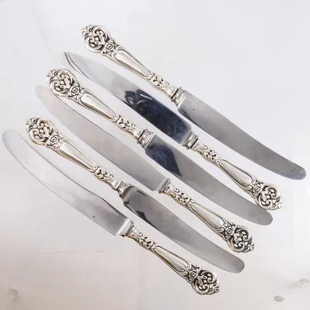 6 spisekniver, lengde 23,8cm, 830S Vekt: 354,8 g Kontakt Lånekontoret for frakt