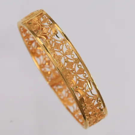 Armring, kan åpnes, ø57mm, bredde 12,1mm, 22K Vekt: 18,2 g Kontakt Lånekontoret for frakt