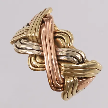 Ring, 3-farget, ø20,8mm, bredde 8,5- 16mm, 14K Vekt: 19,1 g Kontakt Lånekontoret for frakt