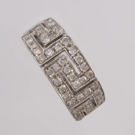 Ring med diamanter (50 x ca. 0,01- 0,02ct), ø17,8mm, bredde 3,3- 8,9mm, 18K Vekt: 5 g Kontakt Lånekontoret for frakt