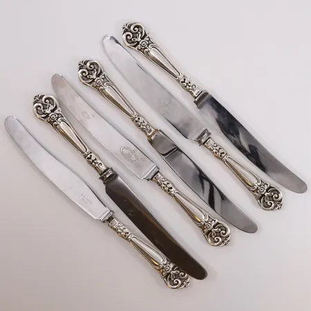 6 kniver, lengde 20,8cm, 830S Vekt: 269,2 g Kontakt Lånekontoret for frakt