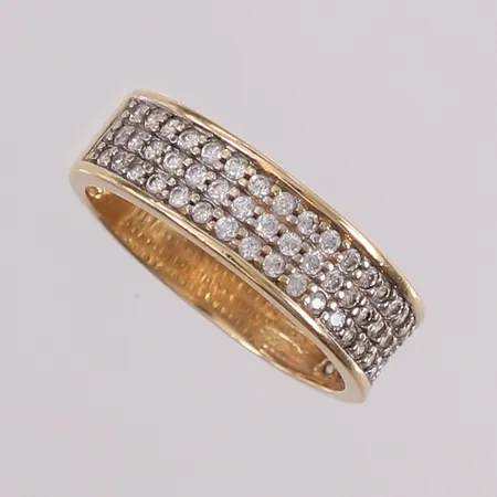 Ring med blanke stener, ø16,4mm, bredde 5,6mm, 14K Vekt: 3,2 g Kontakt Lånekontoret for frakt