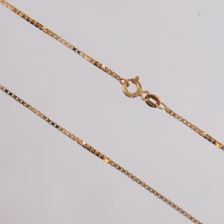 Kjede Veneziansk, lengde 50cm, bredde 1,3mm, 14K Vekt: 6 g Kontakt Lånekontoret for frakt