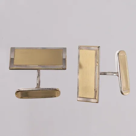 Ett par mansjettknapper (gullbelagte), 24x14mm, 830S Vekt: 11,7 g Kontakt Lånekontoret for frakt