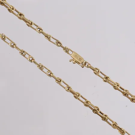 Kjede, lengde 46cm, bredde 3mm, 14K Vekt: 17,6 g Kontakt Lånekontoret for frakt