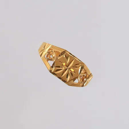 Ring, ø18, 25mm, bredde 3mm, 22K.  Vekt: 3,8 g Kontakt Lånekontoret for frakt