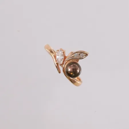 Ring med perle og glass steiner, ø16mm, 14K.  Vekt: 2,6 g Kontakt Lånekontoret for frakt