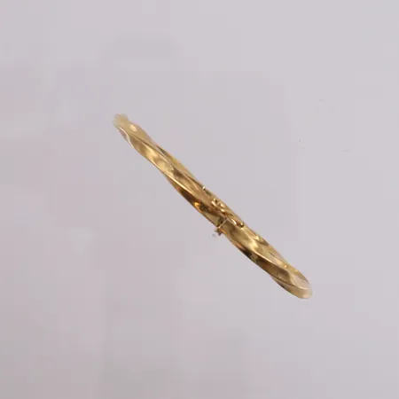 Armring, åpningsbar, ø62mm, bredde 4mm, 18K.  Vekt: 15,4 g Kontakt Lånekontoret for frakt