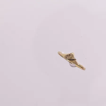 Ring, ø 17,5mm, bredde 1,3mm, 14K Vekt: 0,9 g Kontakt Lånekontoret for frakt