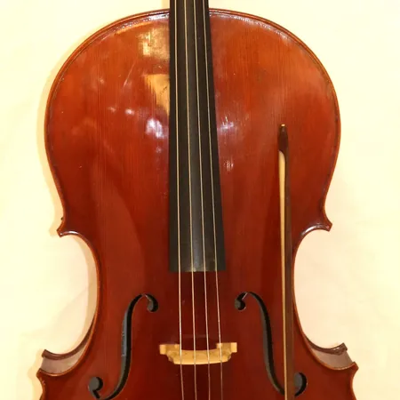 Cello med bue, Alain Moinier á Mirecourt Jean-Baptiste Vuillaume No.152, leveres med kasse Kontakt Lånekontoret for frakt