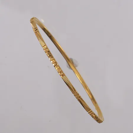Armring, ø55mm, bredde 2,1mm, 22K Vekt: 10,2 g Kontakt Lånekontoret for frakt