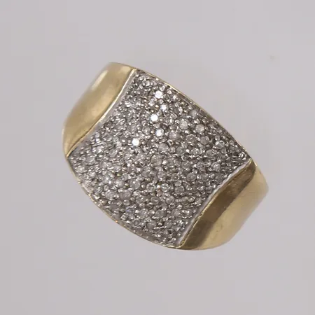 Ring med diamanter og blanke stener, ø18,7mm, bredde 3,2- 15,7mm, 14K Vekt: 10,7 g Kontakt Lånekontoret for frakt