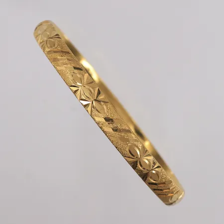 Armring, ø59mm, bredde 6,3mm, 22K Vekt: 12,1 g Kontakt Lånekontoret for frakt