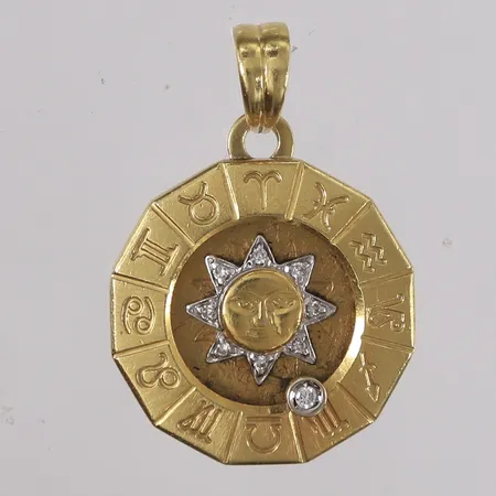 Anheng med diamanter (1 x ca. 0,02ct og 8 små diamanter/blanke stener), to-farget, ø23mm, 18K Vekt: 8,2 g Kontakt Lånekontoret for frakt