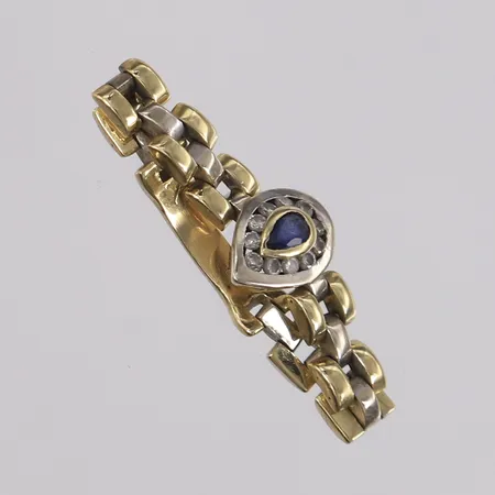 Ring med dråpeformet safirin og diamanter (11 x ca. 0,01ct), ø20,2mm, bredde 3-10mm, 14K Vekt: 4,8 g Kontakt Lånekontoret for frakt