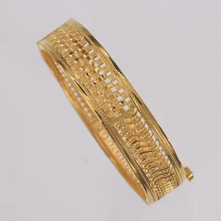 Armring, ø55mm, bredde 13,8mm, 22K Vekt: 12,1 g Kontakt Lånekontoret for frakt