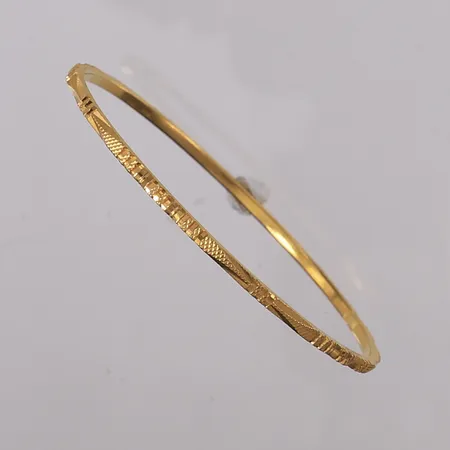 Armring, ø55mm, bredde 2,1mm, 22K Vekt: 10 g Kontakt Lånekontoret for frakt