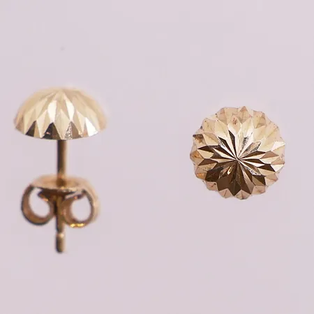 Ett par øredobber, lengde 11,6mm, bredde 7mm, mangler en stopper, 14K Vekt: 0,5 g Kontakt Lånekontoret for frakt