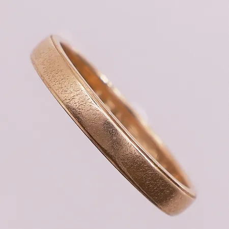 Ring, ø 17,3mm, bredde 2.9mm, gravert, 14K Vekt: 2,5 g Kontakt Lånekontoret for frakt