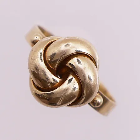 Ring, ø 16,5mm, bredde 2,6 - 11,5 mm, 14K Vekt: 2,5 g Kontakt Lånekontoret for frakt